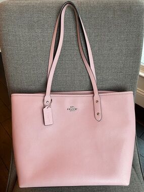 Coach Crossgrain Leather City Zip Tote  Light Pink F58846